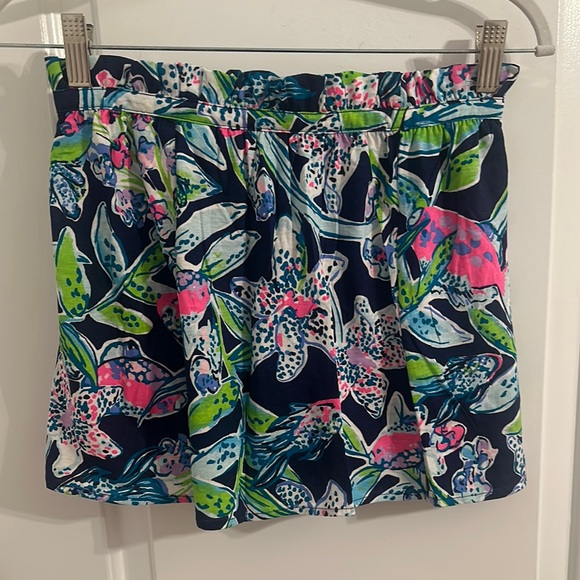 NWT! Lilly Pulitzer Floral Print Shorts - Navy, Pink, Green - Picture 3 of 3